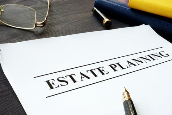 estate planning lawyer